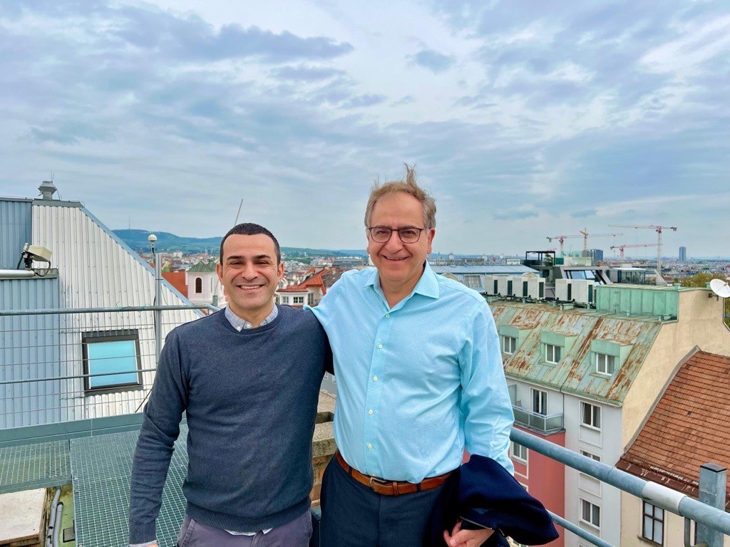 Armin Shayeghi and Cumrun Vafa on the IQOQI-Vienna roof